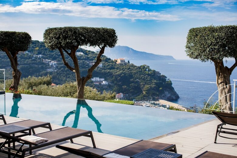 Hostal Villa Fiorella Art Hotel