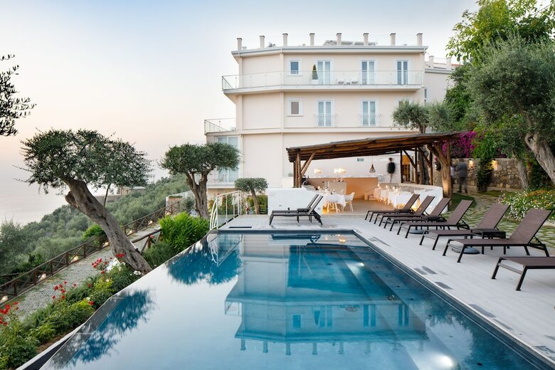 Hostal Villa Fiorella Art Hotel