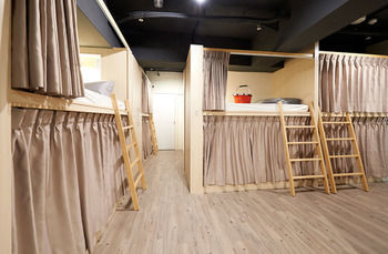 Ease Single Inn Hostel