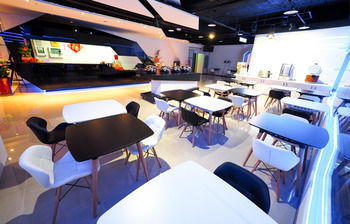 Starship Business Hotel