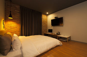 Hotel Gray