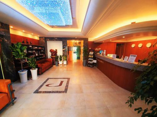 Uneed Hotel
