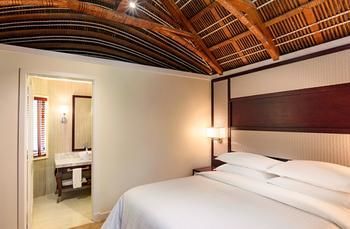 Sheraton Samoa Aggie Grey's Hotel & Bungalows