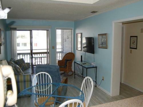Pelican's Landing 326 Apartment