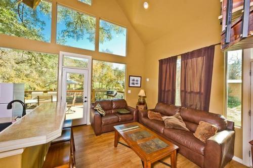 Mockingbird Lodge
