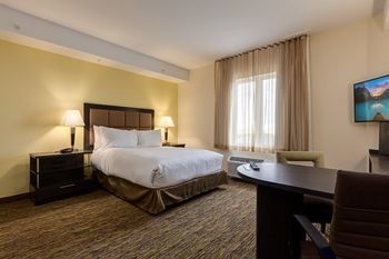 Hotel Candlewood Suites Calgary Airport North