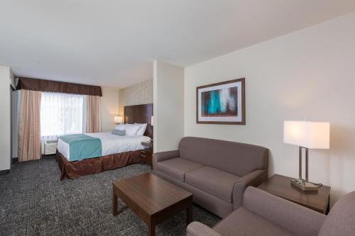Best Western Plus Chestermere Hotel