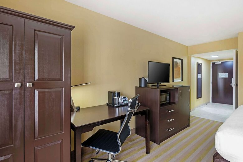Hotel Best Western Plus Thornburg Inn & Suites