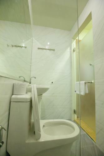 Hostal Precious House Guesthouse