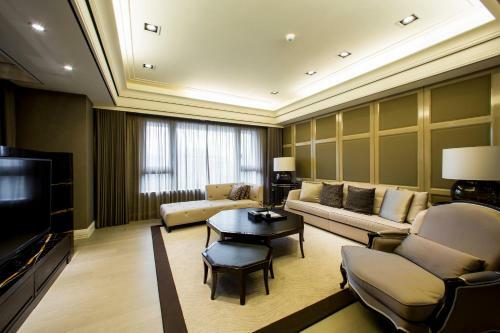 Hostal J Palace Residence