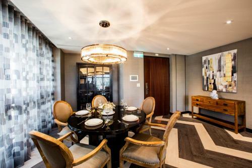 Hostal J Palace Residence