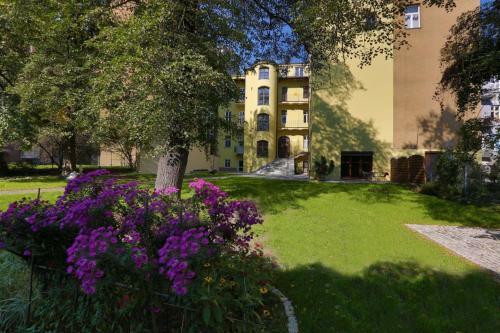 Ar Apartments
