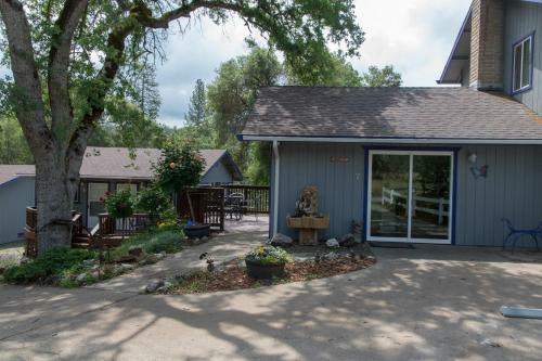 Bed & Breakfast Little Valley Inn