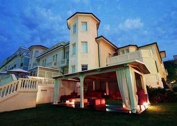 Hotel Carducci 76