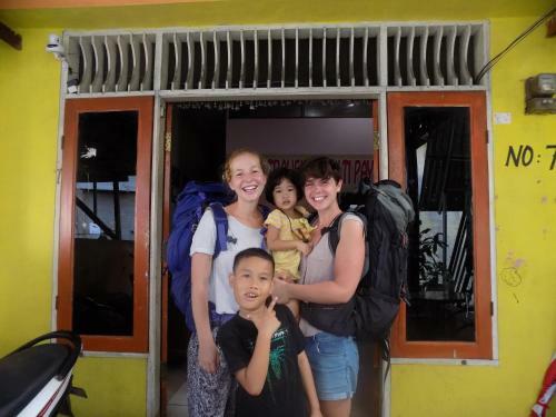 Hostal Amelia 2 Guest House