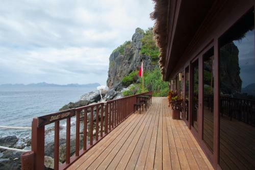 Hotel Cauayan Island Resort