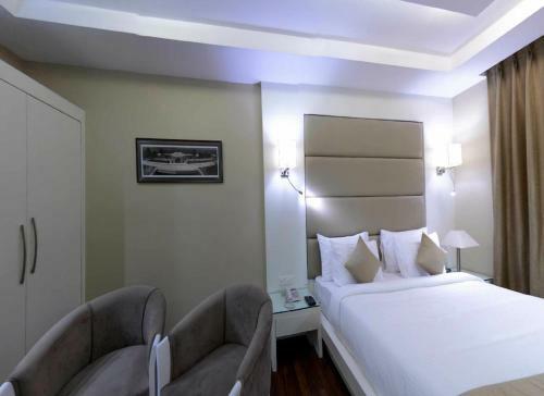 Hotel Clarks Inn Srinagar