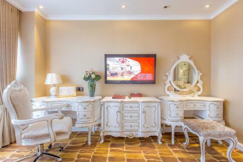 Hoang Trieu Hotel