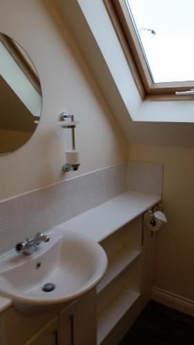 Livingston Ideal Commuter House