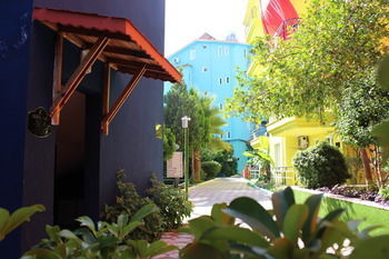 Rainbow Castle Hotel