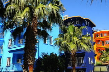 Rainbow Castle Hotel