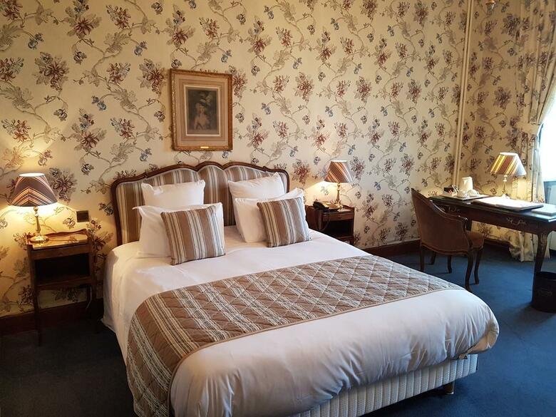 Hotel Chateau De Gilly