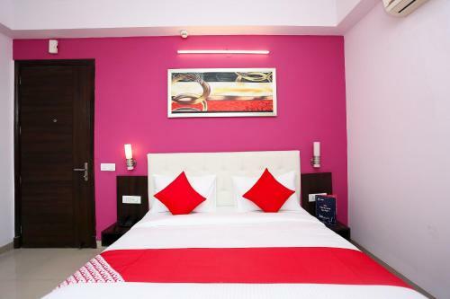 Hotel Oyo 8536 Azad Square
