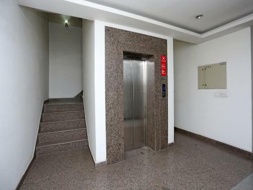 Hotel Oyo 8536 Azad Square