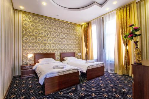 Hotel Golden Night
