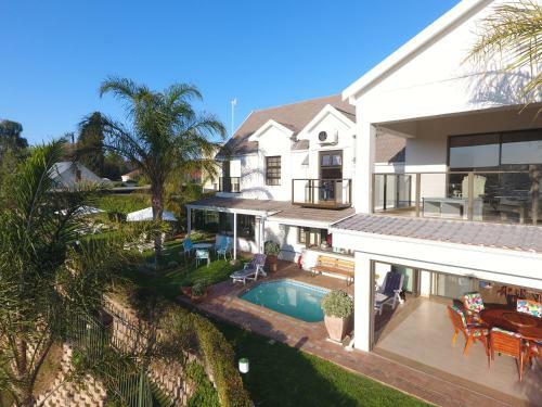 Hostal Oewerpalms View