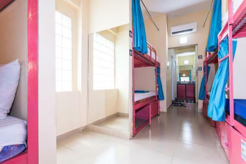 Hostal Monkey Republic Kampot