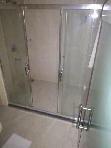 Hotel Regant Lake Village