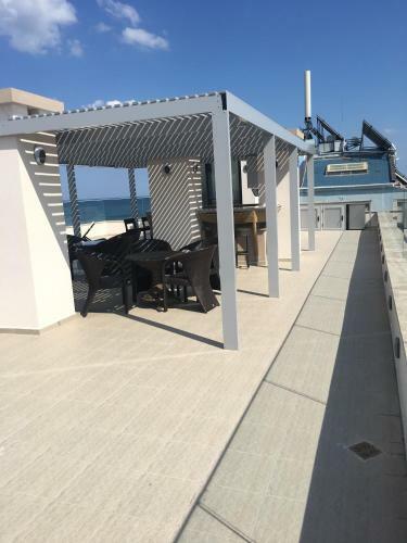Golden Sea View Apartments