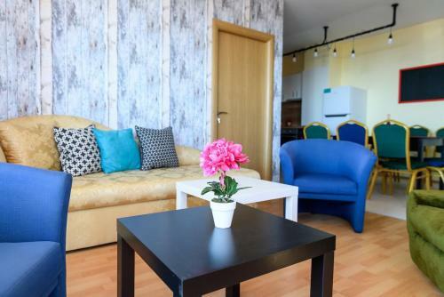 Iris Apartments