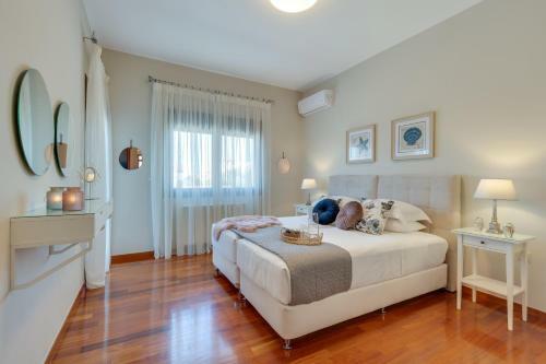 Villa Ampelaki - With Heated Pool