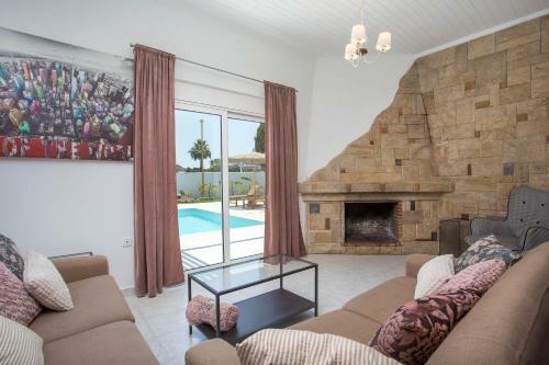 Mythos Luxury Villa