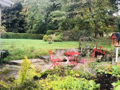 Home Comforts In Peaceful 2 Acres