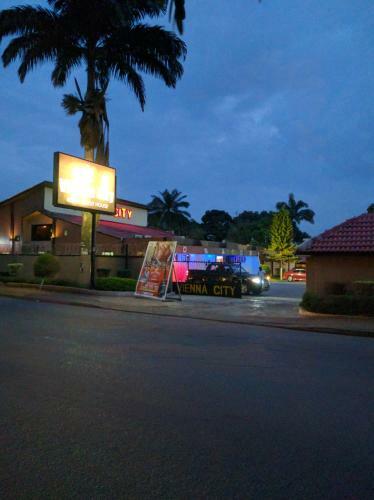 Hostal Roses Guest House