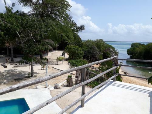 Albergue Merry Crab Beach Hotel