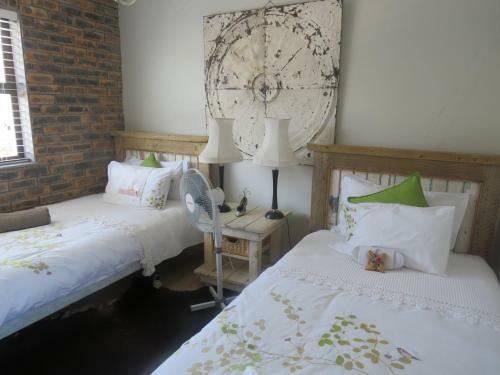 Hostal Oystercatcher Guest House