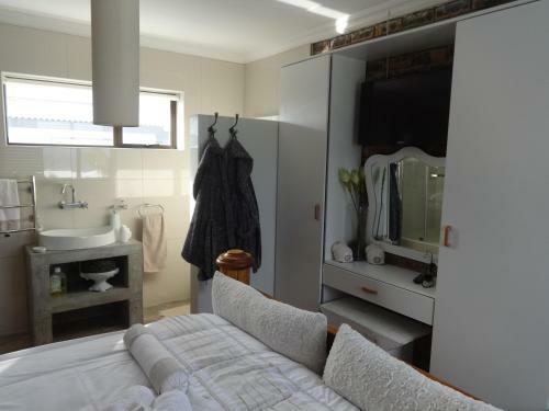 Hostal Oystercatcher Guest House
