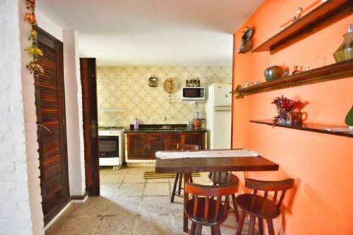 Casa Amarela Praia Das Palmeiras
