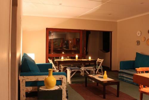 Grand Yellow Apartment