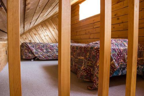 Lodge Midnight Sun Log Cabins