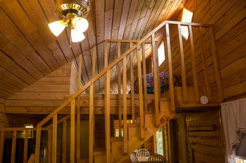 Lodge Midnight Sun Log Cabins
