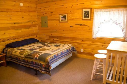 Lodge Midnight Sun Log Cabins