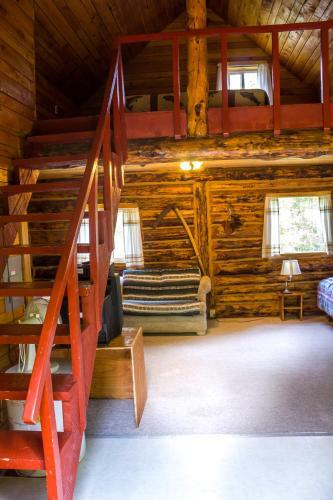 Lodge Midnight Sun Log Cabins