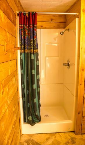Lodge Midnight Sun Log Cabins