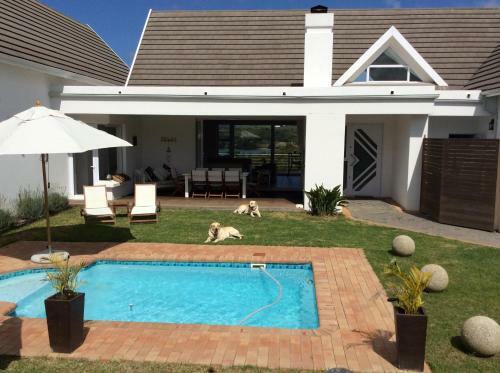 Holiday Home Crystal Waters