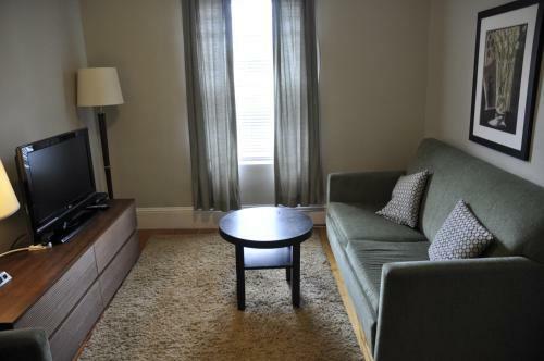 Apartment Across Georges Dumont